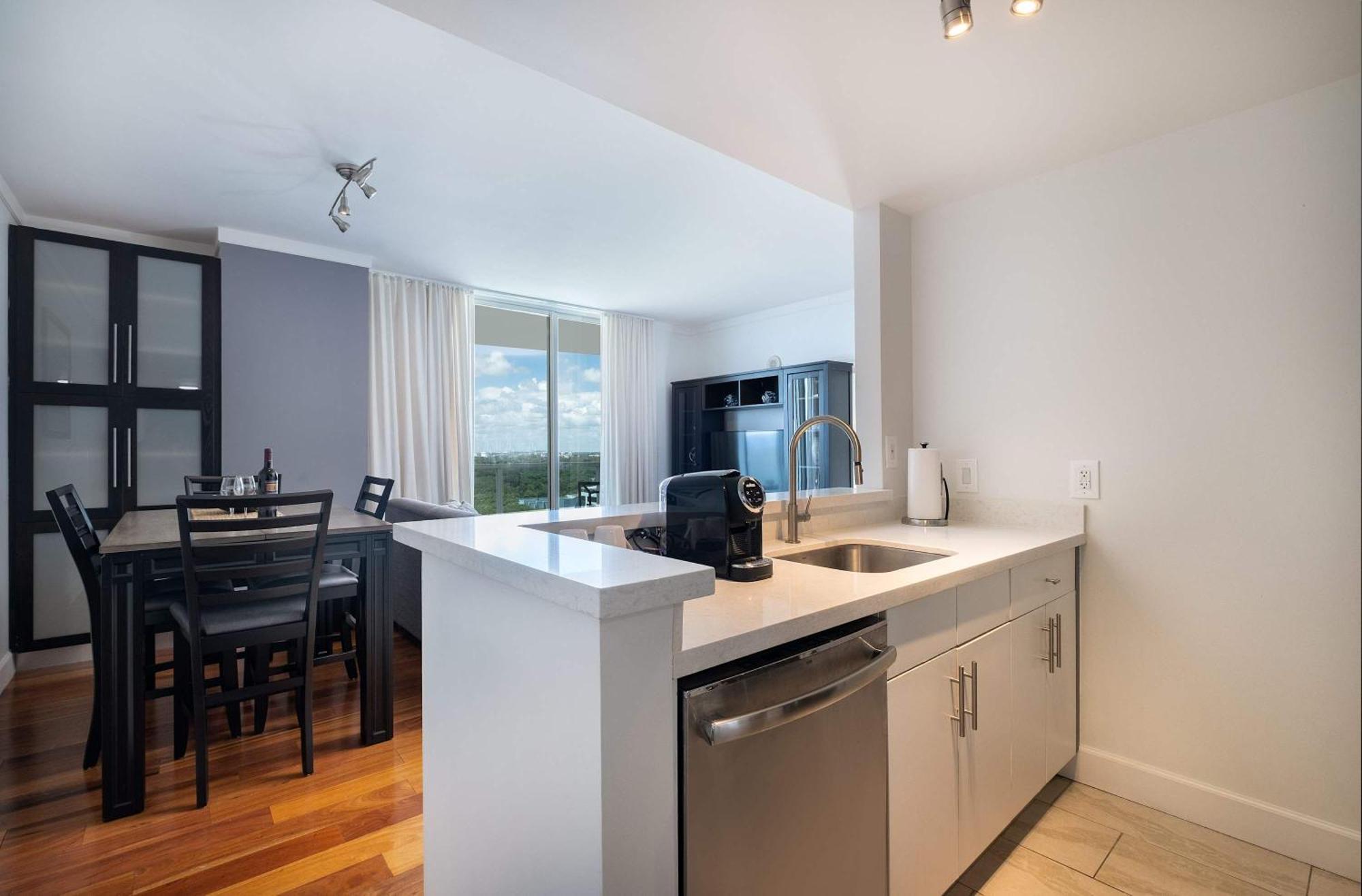Apartment Mvr - Biscayne Bay Views That Stun Daily